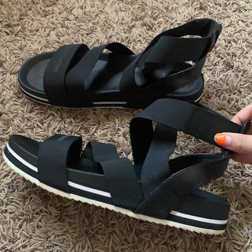 daisy fuentes sandals - Picture 6 of 6